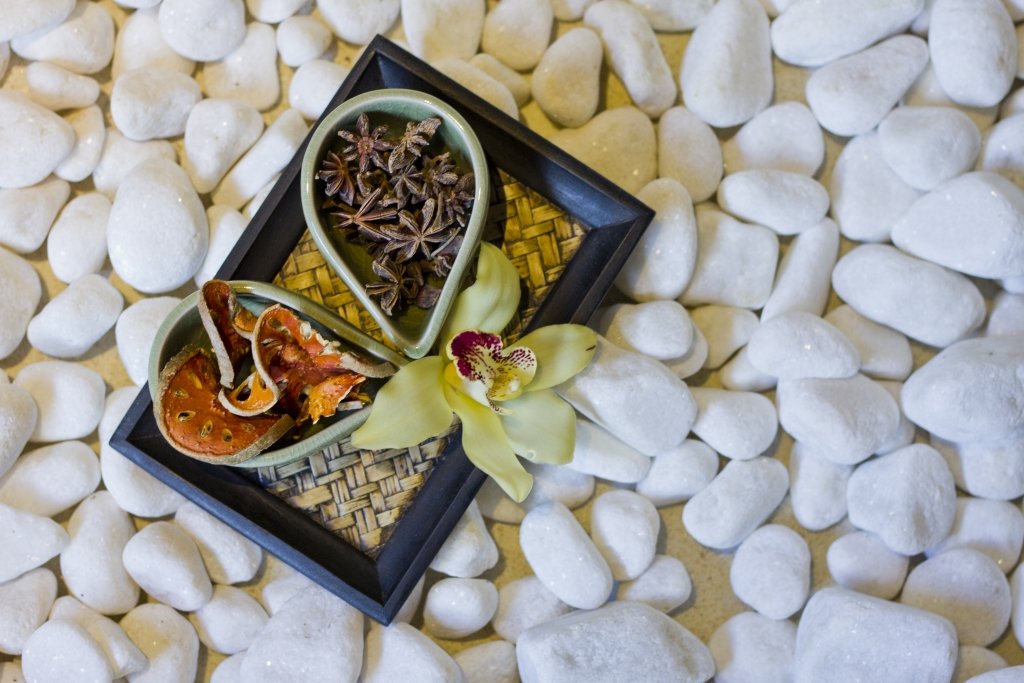 Lanna Hotel luxurious Spa Retreat on Koh Samui body treatment