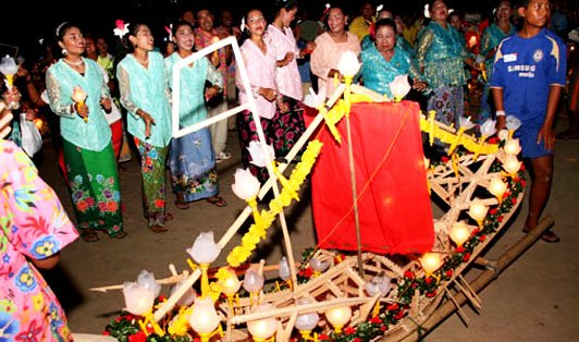 Loi Ruea Chao Le boat festival, Krabi